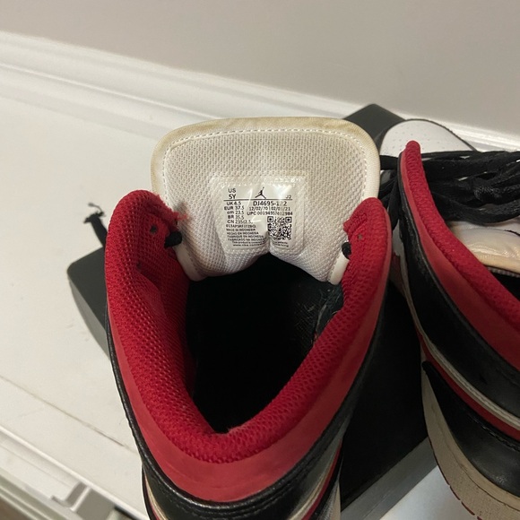 Nike Air Jordan 1 Mid GS Size 5Y - Picture 4 of 11